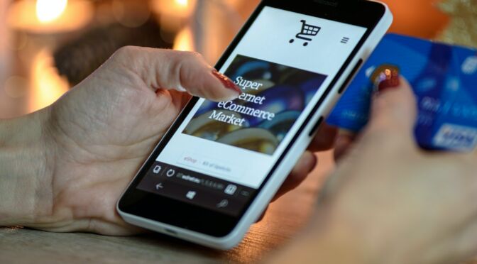 E-Commerce App auf Smartphone